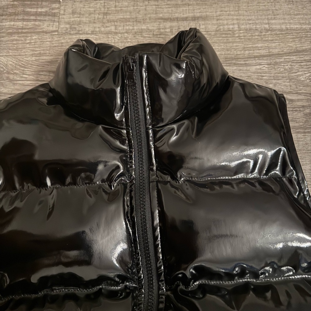 NWT BB Dakota Steve Madden Black Cloud Shine Puffer Vest Size Small - Picture 4 of 9